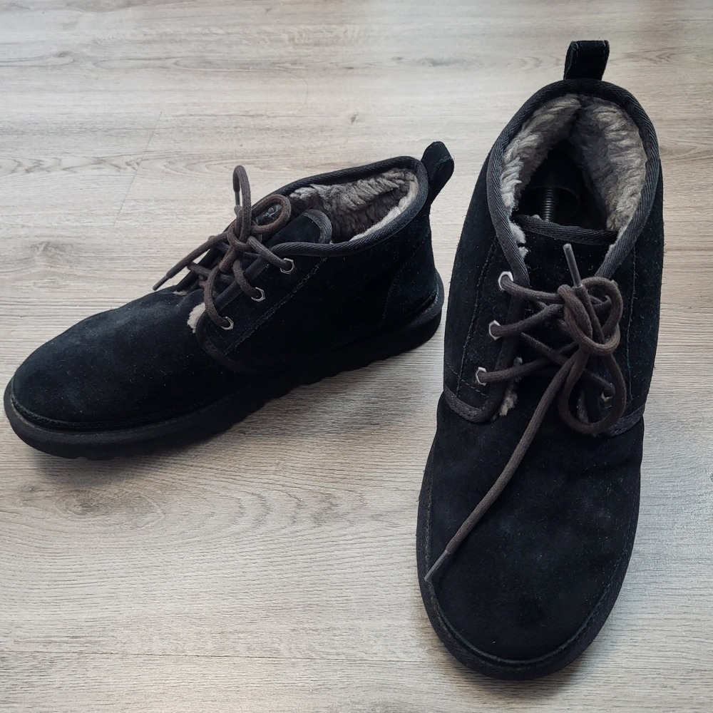 UGG Neumel Black Suede Lace Up Chukka Boots 3236 Mens 11 Winter Cozy Cabin Fall
